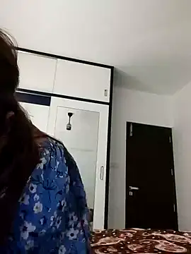 Srishtijain51 online show from 02.02.25