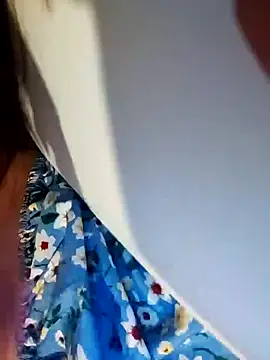 Srishtijain51 online show from 02.04.25