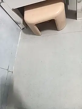 Srishtijain51 online show from 10.04.25