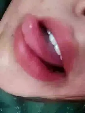 Srishtijain51 online show from 10.19.25