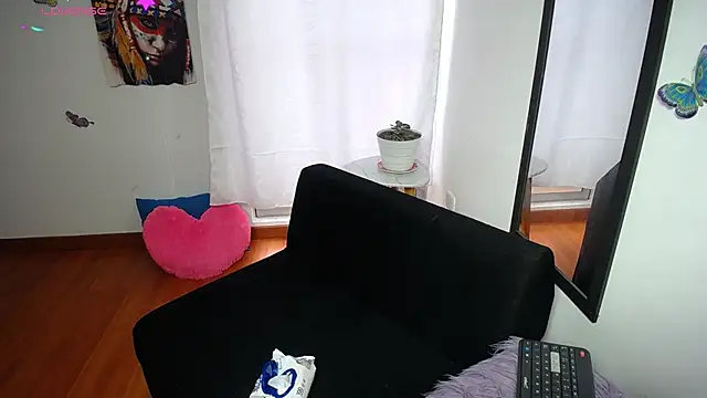 sexylatina001 online show from 10.27.25