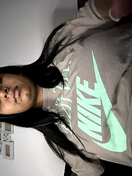 Snapshot of layla_amin chatting on 09.10.25 layla amin online show from 09.10.25