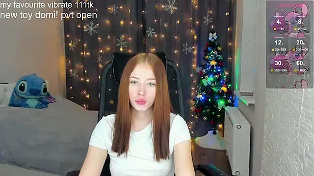 Snapshot of Hot_Mia_ chatting on 12.09.24 Hot Mia  online show from 12.09.24