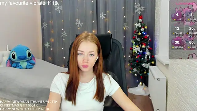 Snapshot of Hot_Mia_ chatting on 01.16.25 Hot Mia  online show from 01.16.25