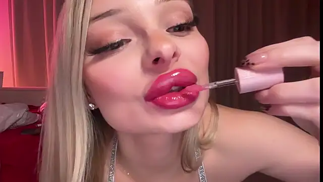 HannaXLove online show from 11.17.25