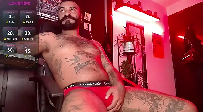 Snapshot of damian__darkside chatting on 12.24.24 damian  darkside online show from 12.24.24