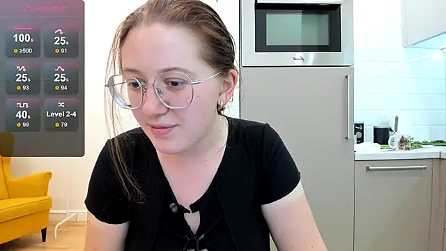 Snapshot of Charmy_Gracy chatting on 06.10.26 Charmy Gracy online show from 06.10.26
