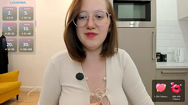 Snapshot of Charmy_Gracy chatting on 06.19.26 Charmy Gracy online show from 06.19.26