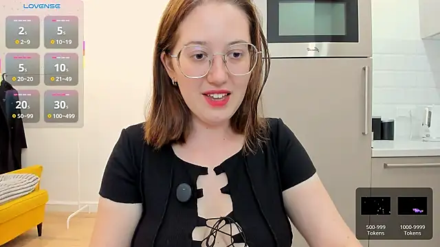Snapshot of Charmy_Gracy chatting on 06.23.26 Charmy Gracy online show from 06.23.26