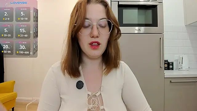 Snapshot of Charmy_Gracy chatting on 08.04.26 Charmy Gracy online show from 08.04.26