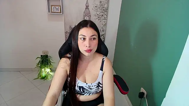 Snapshot of bella_99_ chatting on 11.03.25 bella 99 online show from 11.03.25