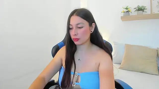 Snapshot of bella_99_ chatting on 07.17.26 bella 99 online show from 07.17.26