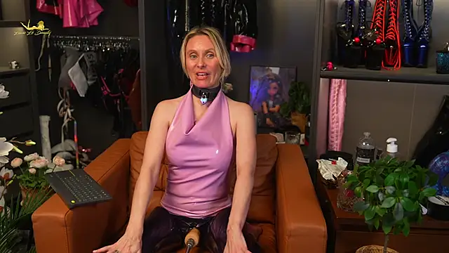 lacie le beauty online show from 12.26.24