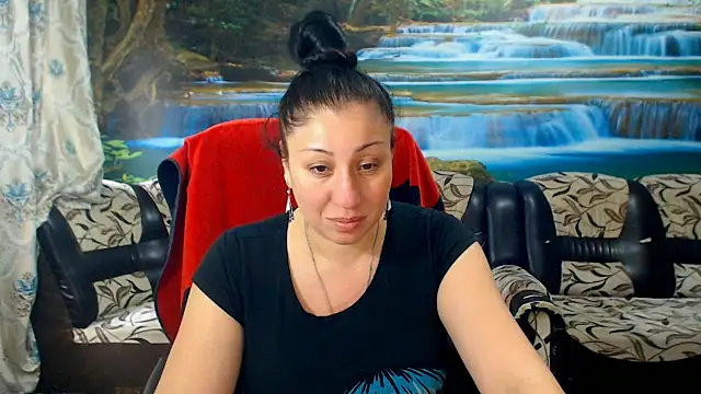 Snapshot of MoistMady chatting on 04.13.26 MoistMady online show from 04.13.26