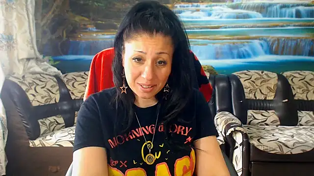 Snapshot of MoistMady chatting on 05.22.26 MoistMady online show from 05.22.26