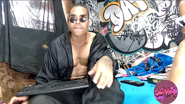 Snapshot of Justin_Frank chatting on 02.23.25 Justin Frank online show from 02.23.25