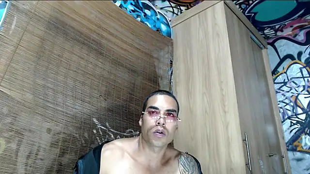 Snapshot of Justin_Frank chatting on 10.14.25 Justin Frank online show from 10.14.25