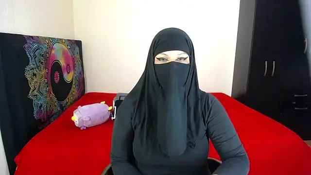 Snapshot of evelyn__salah chatting on 03.16.26 evelyn salah online show from 03.16.26