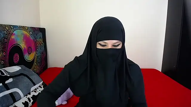 Snapshot of evelyn__salah chatting on 03.16.26 evelyn salah online show from 03.16.26