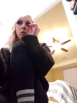 AmethystFoxx online show from 12.04.25