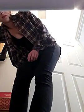 AmethystFoxx online show from 04.29.26