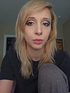 Snapshot of AmethystFoxx chatting on 05.15.26 AmethystFoxx online show from 05.15.26