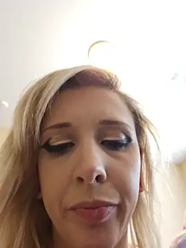 Snapshot of AmethystFoxx chatting on 05.24.26 AmethystFoxx online show from 05.24.26