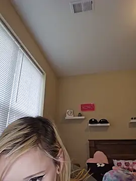 Snapshot of AmethystFoxx chatting on 06.17.26 AmethystFoxx online show from 06.17.26