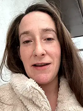 Mini And The Bear online show from 02.15.26