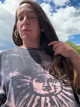 Mini And The Bear online show from 06.22.26