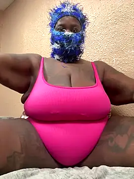 Snapshot of bbwkandi94 chatting on 10.05.25 bbwkandi94 online show from 10.05.25