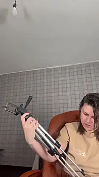 Snapshot of NinaVI chatting on 11.30.25 NinaVI online show from 11.30.25