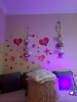 BellaBellaHot online show from 10.26.25