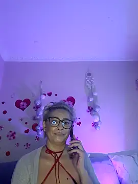 BellaBellaHot online show from 11.18.25