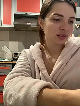 Snapshot of SeducingYoghourt chatting on 10.27.25 SeducingYoghourt online show from 10.27.25