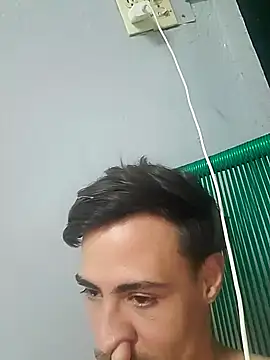 Snapshot of Villalexs chatting on 10.04.25 Villalexs online show from 10.04.25