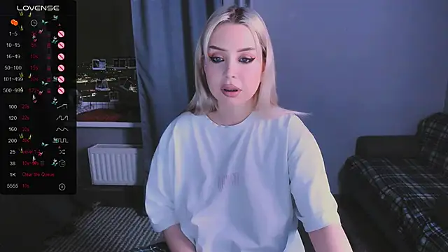 Snapshot of MonaLauu chatting on 01.16.26 MonaLauu online show from 01.16.26