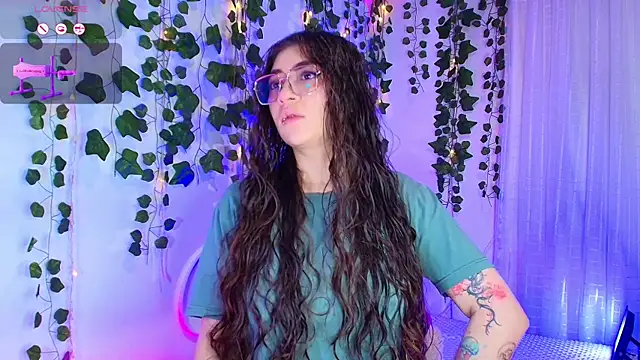 Snapshot of Samii_Evans chatting on 11.27.25 Samii Evans online show from 11.27.25