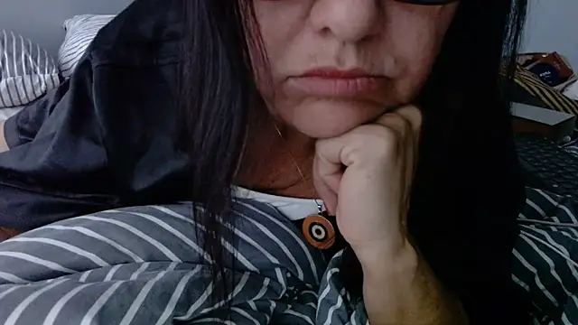 Linda1975 online show from 06.16.26