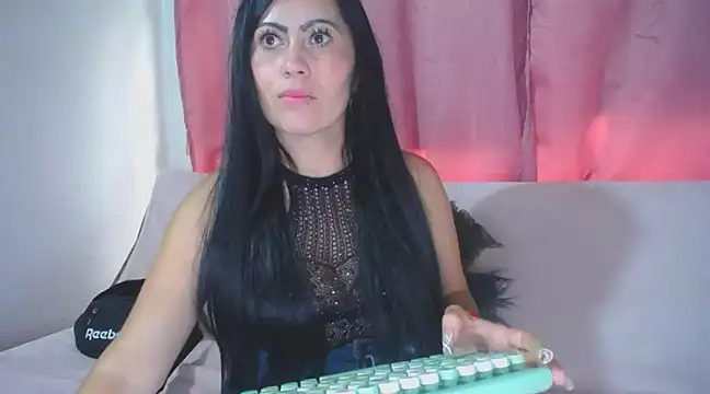 Snapshot of Tania_mature chatting on 02.18.25 Tania mature online show from 02.18.25