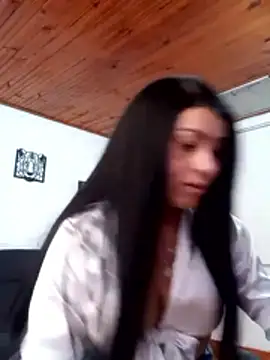 Snapshot of Tania_mature chatting on 10.20.25 Tania mature online show from 10.20.25