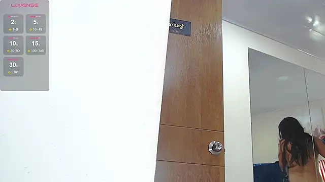 Melanie Ferrara online show from 12.13.24