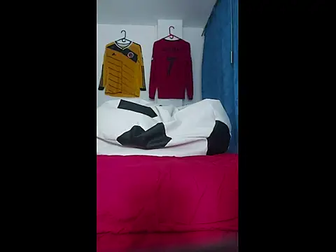 Snapshot of ALBEIROFOOTBALL1992 chatting on 02.18.25 ALBEIROFOOTBALL1992 online show from 02.18.25