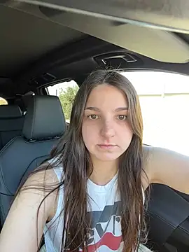 DoriDeluxe66 online show from 03.09.25