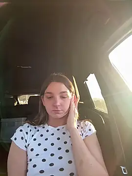 DoriDeluxe66 online show from 09.18.25