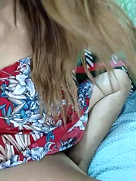 Snapshot of HotsexyNaughtysweetbaby chatting on 03.19.25 HotsexyNaughtysweetbaby online show from 03.19.25