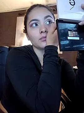 Snapshot of Emiily_W chatting on 10.24.25 Emiily W online show from 10.24.25