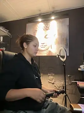 Snapshot of Emiily_W chatting on 10.27.25 Emiily W online show from 10.27.25