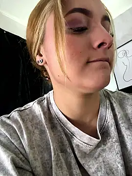 Snapshot of Emiily_W chatting on 01.08.26 Emiily W online show from 01.08.26