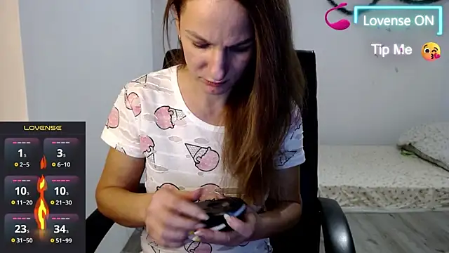 Snapshot of Masha-Mashenka1 chatting on 01.10.25 Masha-Mashenka1 online show from 01.10.25